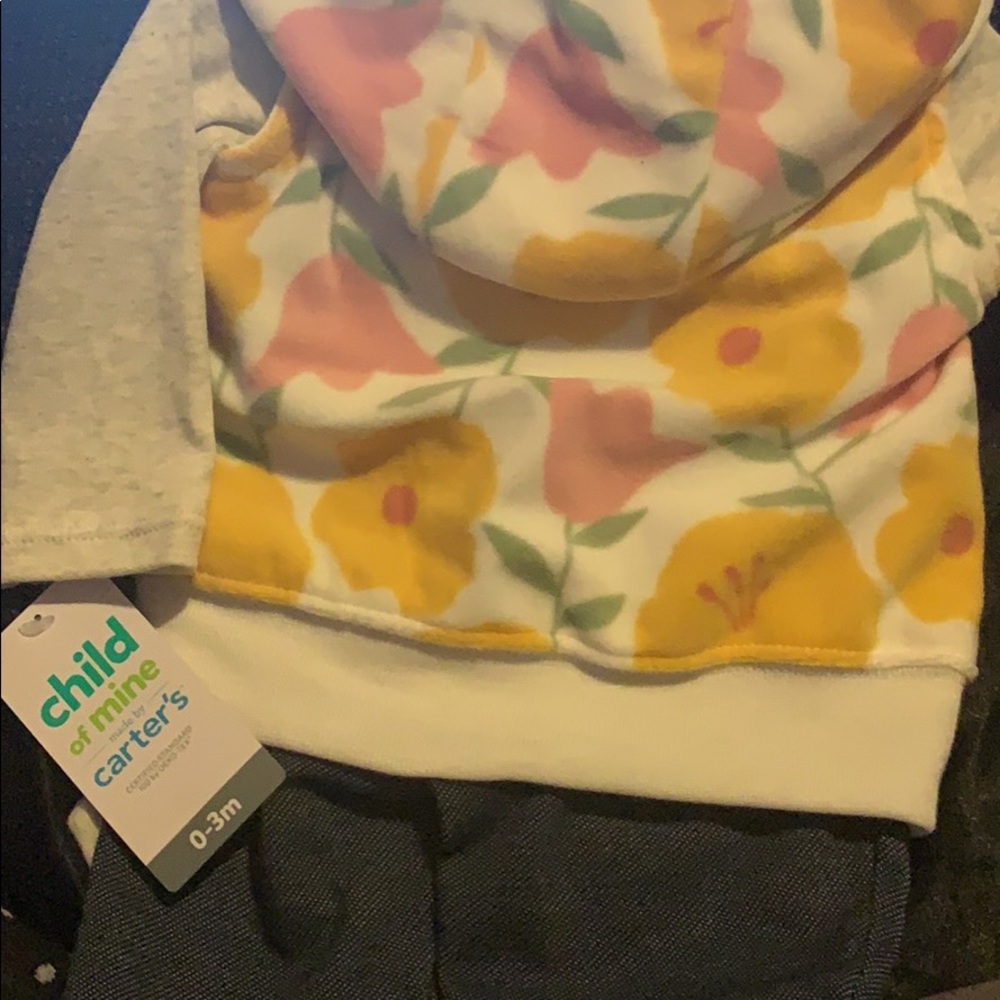 Carter’s outfit - Picture 3 of 3